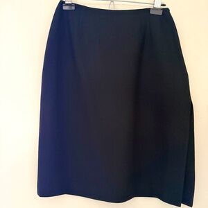 BEBE BLACK LINED SKIRT